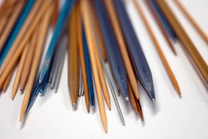 Beginner guide illustration explaining circular knitting needle sizes and applications